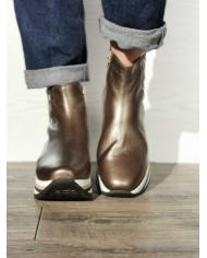 Carol bronze Carol bronze