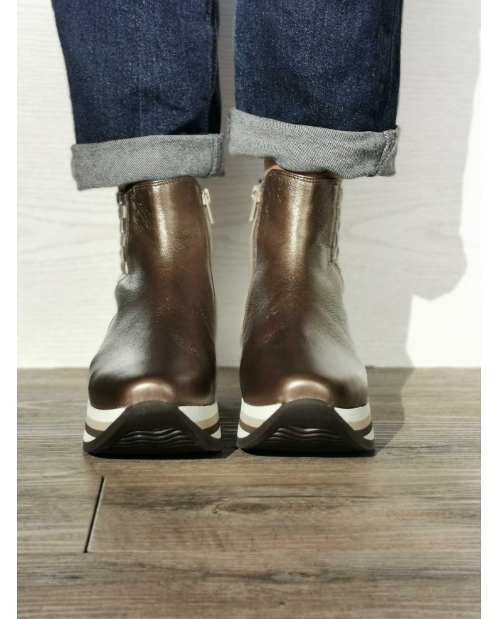 Carol bronze Carol bronze