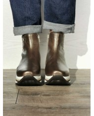 Carol bronze Carol bronze