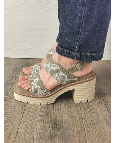 Beverly kaki Beverly kaki